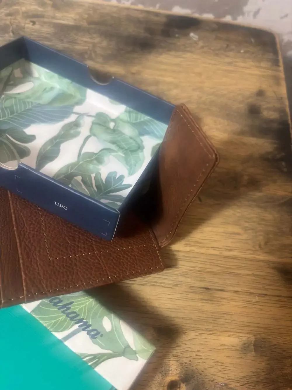 NIB Tommy Bahama Cognac Leather Magnetic Money Clip Card Case Wallet